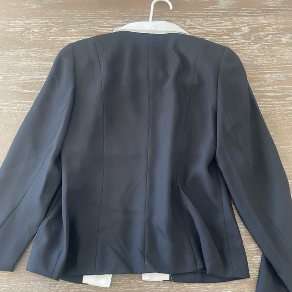 Black Women Suit - Picture 4 of 4